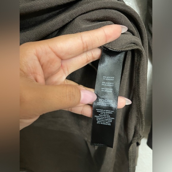 Chicos Travelers Hardware V Neck 3/4 Sleeve Top - Picture 9 of 10